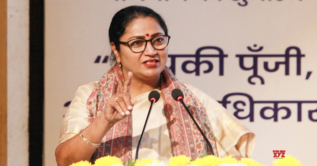 CM Rekha Gupta Transfers 100 Crore Rupees to Over Forty Thousand Girls ...