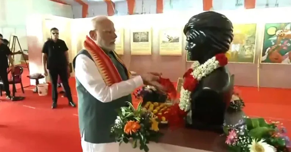 Prime Minister Narendra Modi Pays Floral Tribute To Dharti Aaba Bhagwan Birsa Munda In ‘Jamui’