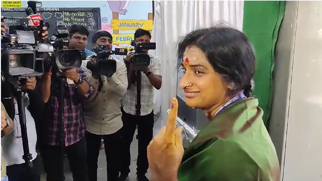“Sabka Sath mai hi Sabka Vikas Hai”: BJP’s Madhavi Latha Casts Vote in Hyderabad