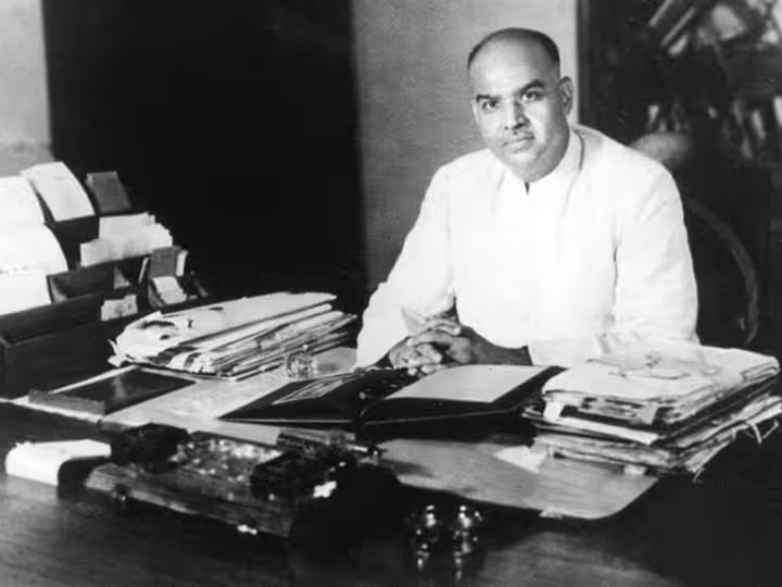  If History Had Followed Mukherjee’s Path, What Would India Have Been Like?