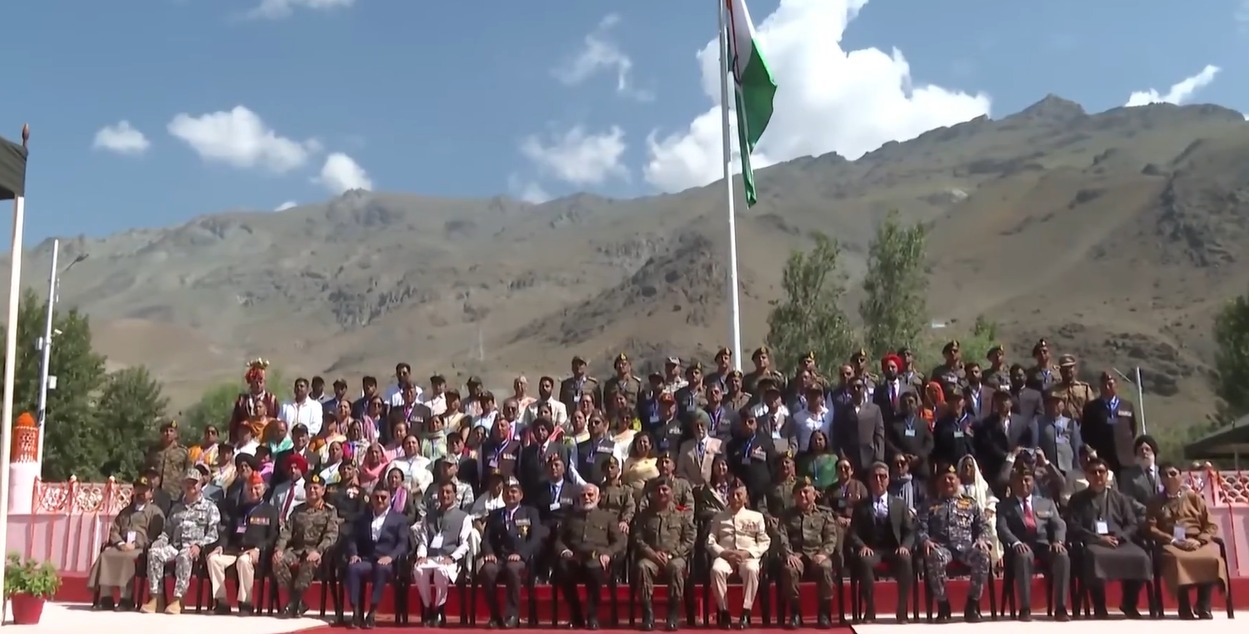 PM Modi Honors Kargil Heroes on 25th Vijay Diwas Anniversary