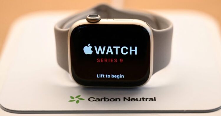 US Court Lifts Apple Watch Sales Halt in Patent Dispute