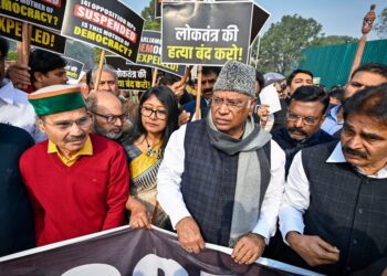 INDIA Bloc Leaders Lead Nationwide Protest Against Suspension of Opposition MPs