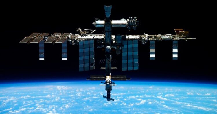 Russia and NASA Extend ISS Partnership until 2025