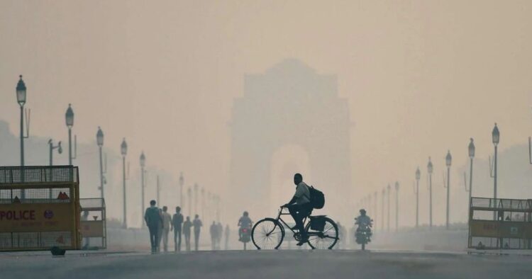 North India Freezes in Chilly Grip, Delhi Blanketed in Dense Fog and 'Very Poor' Air