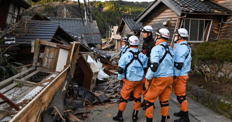 Japan Quake Toll Hits 62; Rescuers Brave Aftershocks and Bad Weather