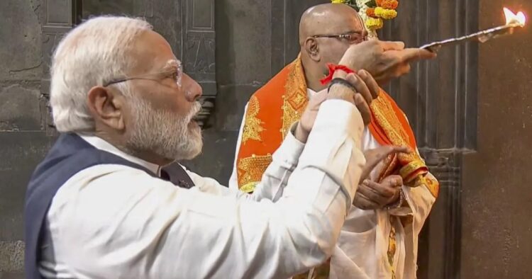 PM Modi Visits Shree Kalaram Mandir, Offers Prayers in Nashik, Maharashtra