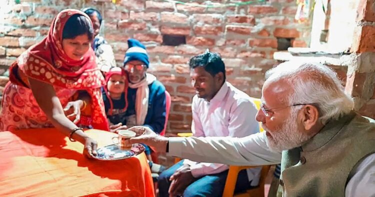 PM Modi Surprises Ujjwala Beneficiary in Ayodhya with Gifts and Heartfelt Letter