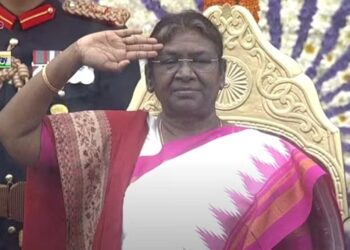 President Murmu Leads Republic Day Celebrations with Flag Hoisting and 21-Gun Salute