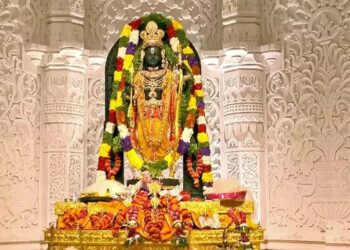 Thousands Flock to Ayodhya for Divine Darshan of Ram Lalla - Devotees Thrilled by Spiritual Experience