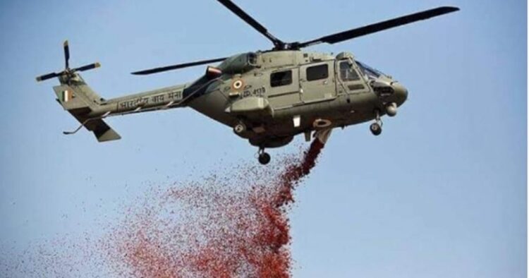 Republic Day Spectacle: Mi-17 Helicopters Shower Flowers at Kartavya Path