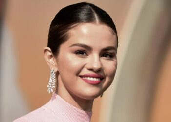 Selena Gomez Considers Acting Career, Potentially Retiring from Music; Twitter Buzzes