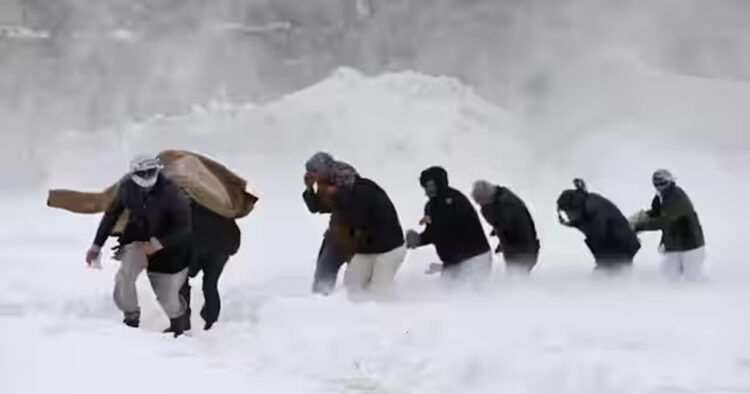 “Heavy snowfall led to a landslide which has killed over 25 people and injured eight others in the eastern Afghan province of Nuristan”, a disaster management ministry spokesman said on Monday.