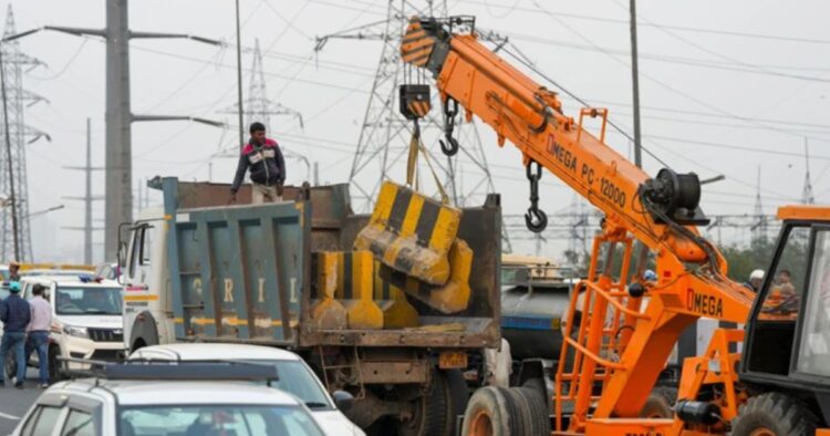 Farmers' Protest: Delhi Chalo Resumes with 1200 Tractors and Bulldozers, Anticipating Traffic Chaos