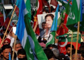 Imran Khan-Backed Independents Lead in Pakistan Vote Tally