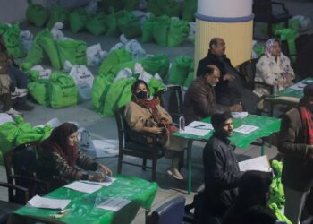 Nawaz Sharif's Party Talks with Independents as Imran Khan's Allies Lead in Pakistan Elections