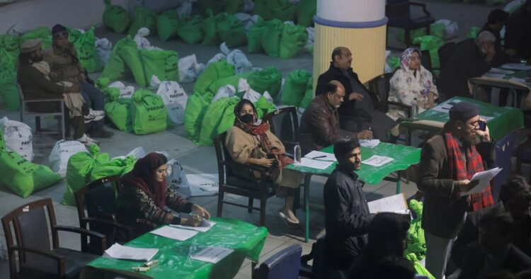 Nawaz Sharif's Party Talks with Independents as Imran Khan's Allies Lead in Pakistan Elections