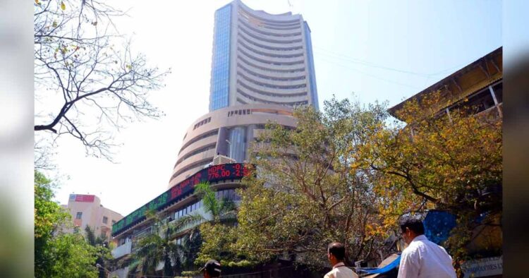 Sensex Falls 130 Points to 72,660; Nifty Slips 36 Points to 22,085 in Early Trade