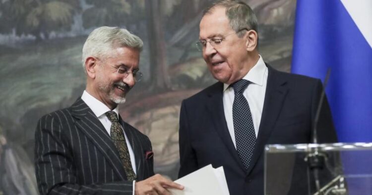 Russian Foreign Affairs Minister Sergey Lavrov praised External Affairs Minister S Jaishankar for suggesting the West mind their own business over Bharat’s continued acquisition of Russian oil after the Ukraine war began.