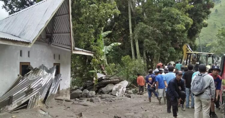 Flash Floods and Landslide Ravage Sumatra Island: At Least 10 Dead and 10 Missing