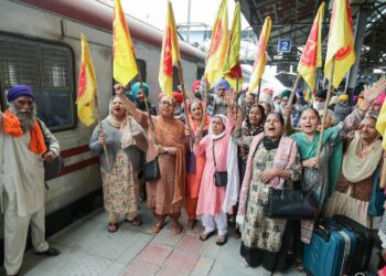  Farmers’ Month-Long Protest Culminates in ‘Kisan Mahapanchayat’ March into Delhi