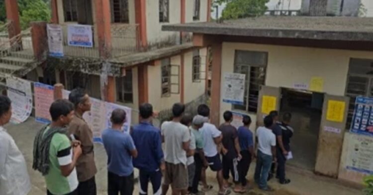 Meghalaya voters have displayed great enthusiasm as they have turned out in impressive numbers to participate in the first phase of the Lok Sabha Elections 2024, which began across Bharat today. People from Mawpen, Mawsynram began lining up for voting as early as 6 am to fulfil their civic duty.