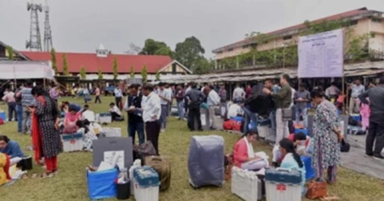 In Assam, voting for five seats in the first phase of the Lok Sabha elections commenced amid elaborate security arrangements at 7 am on Friday. Polling is scheduled to continue till 5 pm. The constituencies where voting has began are all in upper Assam. Among these Dibrugarh, Jorhat and Kaziranga are on the south bank and Sonitpur and Lakhimpur are on the north bank of River Brahmaputra.