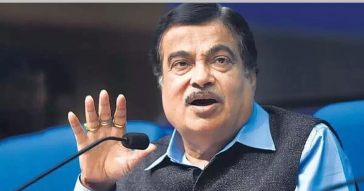 On the afternoon of Tuesday Union Minister Nitin Gadkari fainted while speaking at an election rally in Yavatmal, Maharashtra.