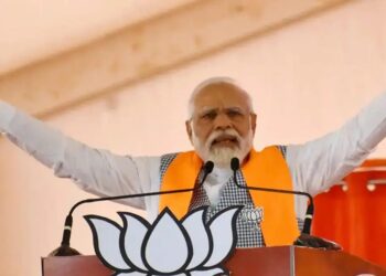 PM Modi addresses public rally in Rudrapur, Uttarakhand. Prime Minister Modi says, ‘We say Bhrashtachaar Hata but they say Bhrashtachaari ko Bachao’.