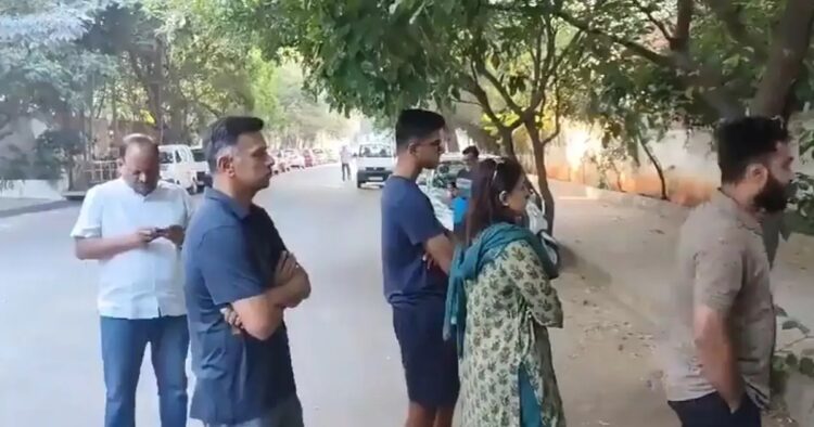 Head coach of Team Bharat, Rahul Dravid, cast his vote on April 26th at Bengaluru. Amid the entire buzz around the 2024 Indian Premier League (IPL) and the upcoming T20 World Cup in the US and the Caribbean, Dravid took some time from his hectic schedule to present his vote.