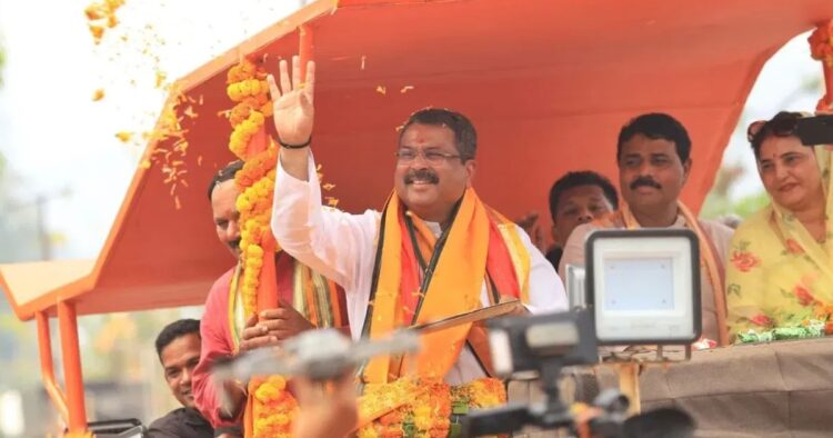 Union Minister Dharmendra Pradhan Organizes Vibrant Roadshow in Sambalpur, Odisha, Ahead of Lok Sabha Polls