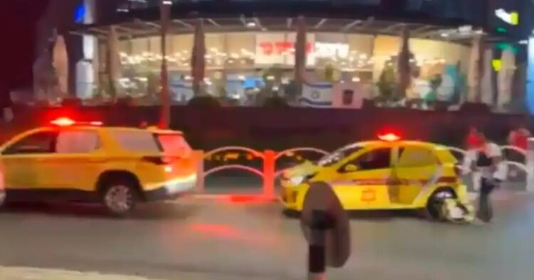 Knife-Wielding Attacker Leaves 3 Injured in Israeli Shopping Mall Terror Incident