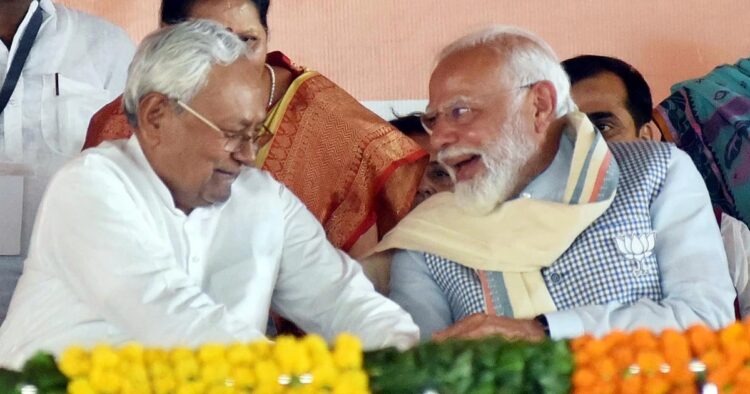 Nitish Kumar Touches PM's Feet After Predicting BJP to Have '4,000 MPs'