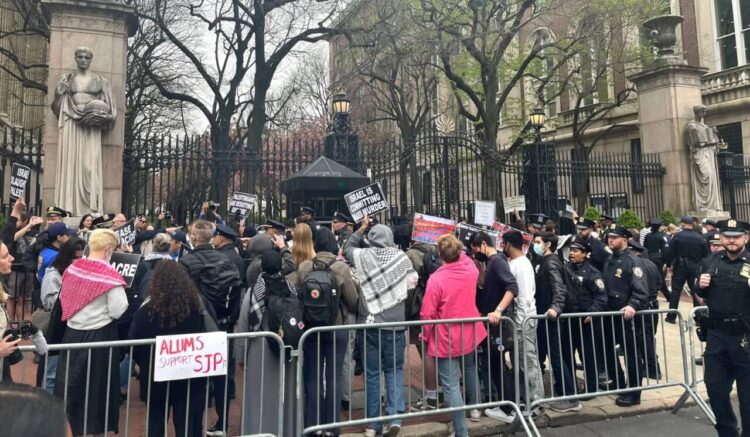 Columbia Uni begins crackdown on pro-Palestinian protests, suspends demonstrating students amid stalemate