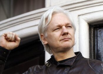 London Court Grants WikiLeaks Founder Julian Assange Right to Appeal US Extradition Order