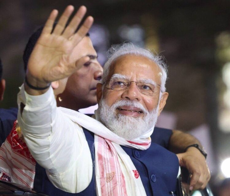 Prime Minister Narendra Modi Set to File Nomination Papers from Varanasi; Holds Grand Roadshow