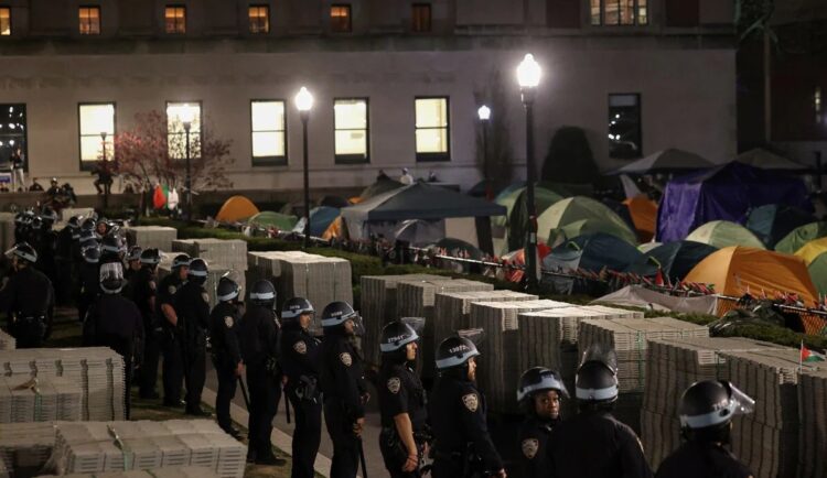 Police climbed up to the second story of Hamilton Hall from a laddered truck as student newspaper the Columbia Spectator said arrests were being made.