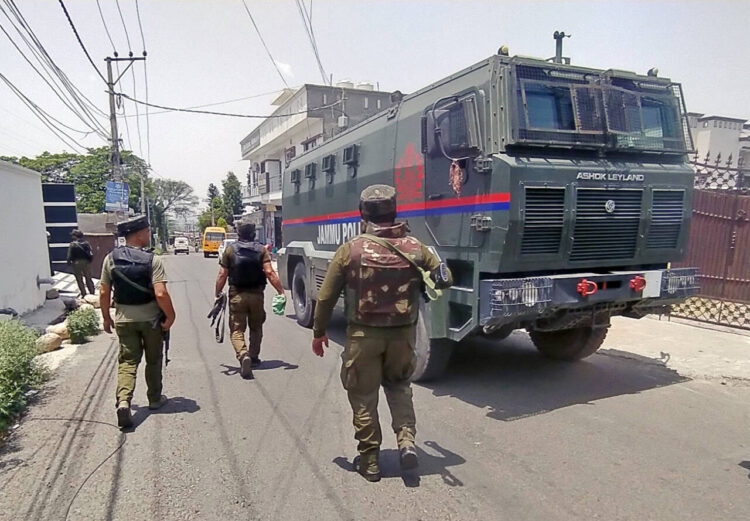 Jammu, June 13 : J&K Police Security Wing during a search operation at Narwal area to trace out terrorists involved in recent attacks, in Jammu district on Thursday.