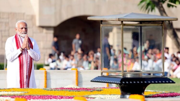 BJP leader and Prime Minister-elect Narendra Modi visited the National War Memorial in the national capital