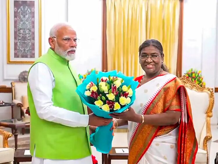 Prime Minister-designate Narendra Modi has arrived at the Rashtrapati Bhavan for swearing in ceremony of the new NDA government.