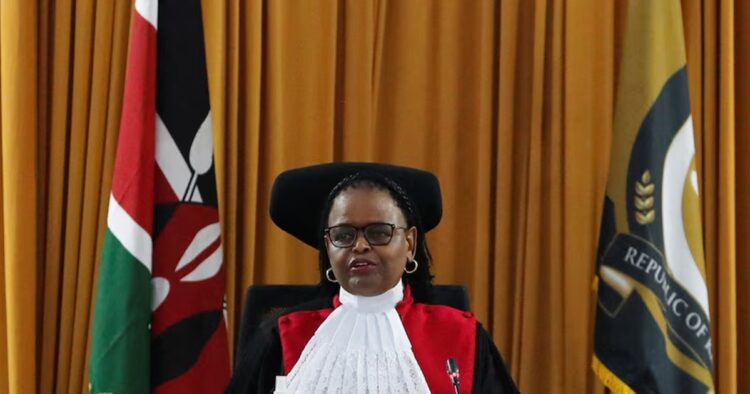 A magistrate in Kenya who was shot by a police officer as she presided over a court session has died.