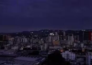 A power was fully restored in Ecuador, after a nationwide electricity outage struck residential users, hospitals as well as the capital's subway system, a failure officials blamed on faulty transmission lines.