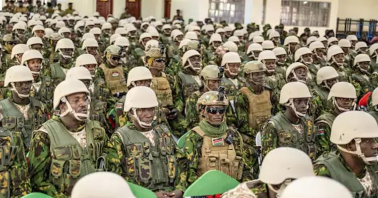 The first UN-backed contingent of foreign police, consisting of a few hundred officers from Kenya, arrived in Haiti on Tuesday.