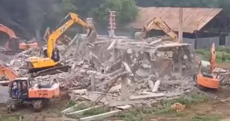 YSRCP Office Demolished by Andhra Pradesh Authorities Amid Accusations of Vendetta Politics