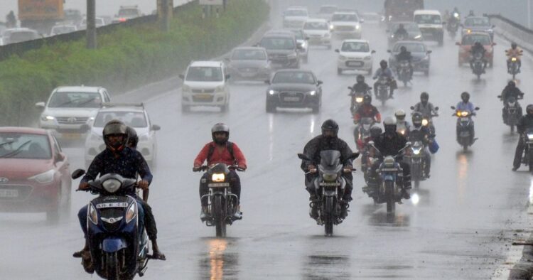 Early Morning Rain Offers Respite from Heat in Delhi and Surrounding Areas