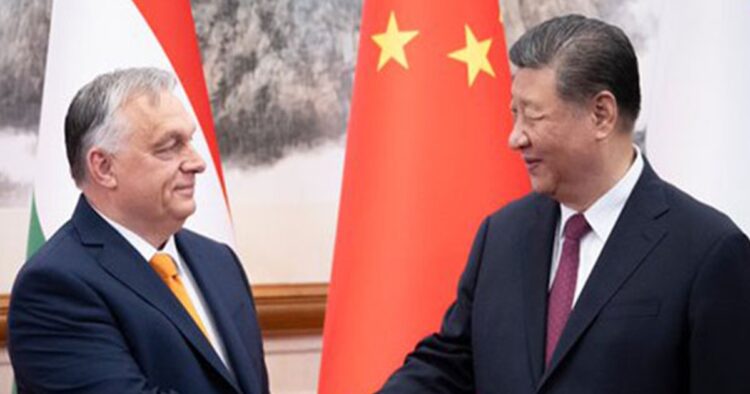 Hungarian Prime Minister Viktor Orban paid a surprise peace visit to Beijing and met with Chinese leader Xi Jinping in Beijing.