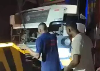 At least six people died and eight were injured after a bus collided with a truck on the Ahmedabad-Vadodra Express Highway in Gujarat, Anand in the early hours of Monday, Superintendent of Police Gaurav Jasani said.