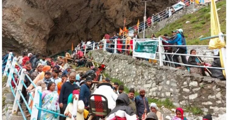 On Wednesday another batch of pilgrims left for their journey to the Amarnath Yatra from Pantha Chowk.