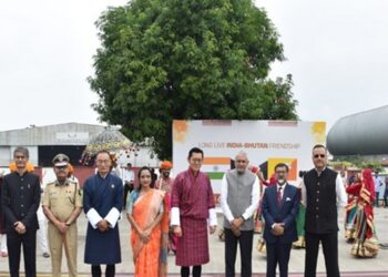 On Monday Bhutan's King Jigme Khesar Namgyel Wangchuck and Prime Minister Tshering Tobgay visited the Statue of Unity in Gujarat.