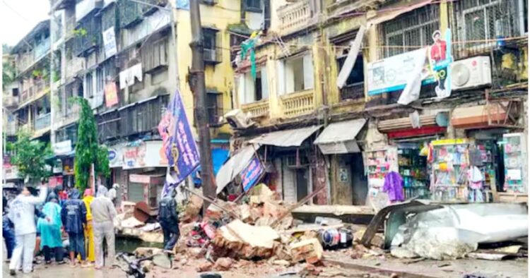 Mumbai Building Collapse: 1 Dead, Many Trapped Amid Heavy Rain